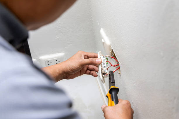 Best Circuit Breaker Repair  in Eagle Lake, TX